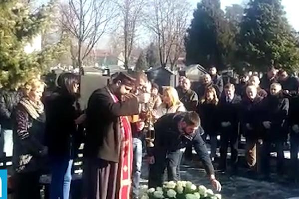 STIGLA NA POMEN OCU: Ovo je Arkanova ćerka Sofija koju nikada niste videli! (FOTO)