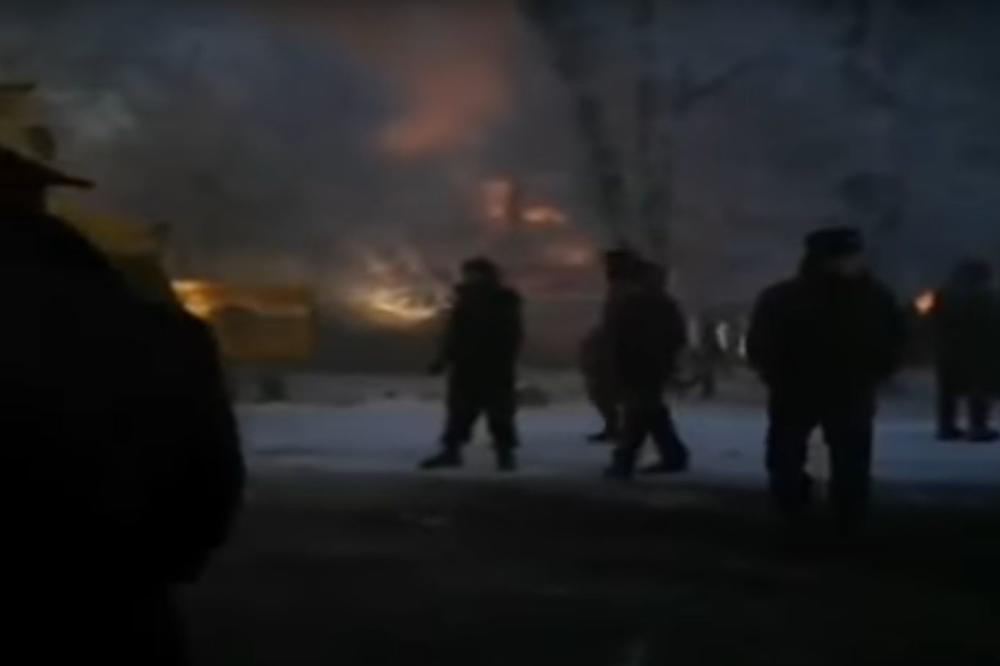 TURSKI AVION SE SRUŠIO NA GLAVNI GRAD KIRGISTANA: Poginulo više od 37 ljudi, uništeno 15 kuća! (VIDEO)