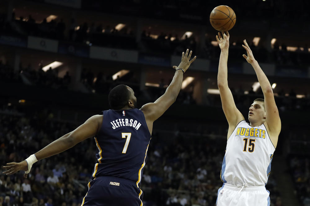 CRNO NA BELO: Ovo je dokaz da je Nikola Jokić najbolji igrač u NBA ligi! (FOTO) (VIDEO)