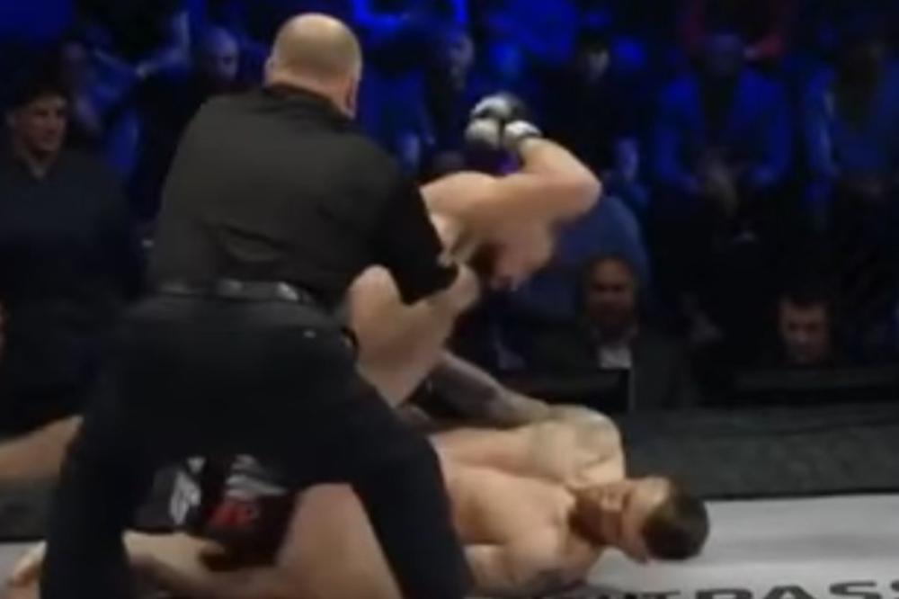 PRVO GA OLIZAO: Moćni Srbin posle brutalnog nokauta besomučno nastavio da prebija protivnika! (VIDEO)