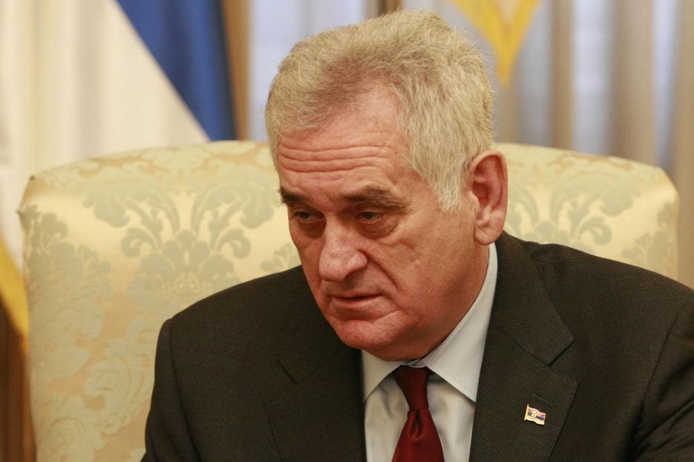 BIVŠI PREDSEDNIK TOMISLAV NIKOLIĆ IMAO SAOBRAĆAJKU: Sudarili se službeni audi i fiat 500