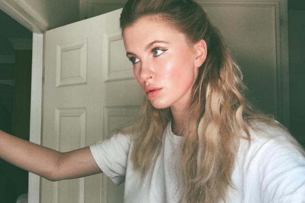 Poznati glumački par će godinama crveneti zbog ovoga: Kompromitujući video njihove ćerke preplavio društvene mreže (FOTO)