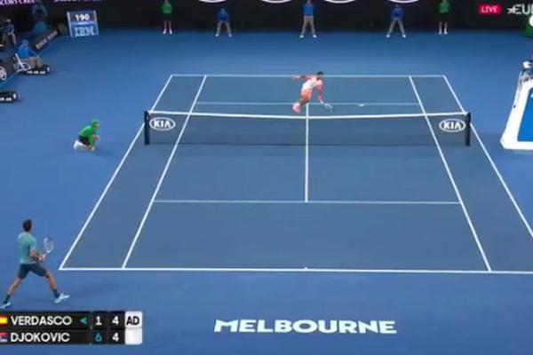 A SVE JE DELOVALO IZGUBLJENO: Ovakve poene može da osvoji samo Novak! (VIDEO)