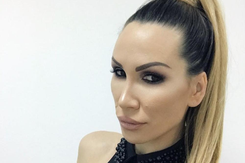 Nikolija pokazala stomak prvi put posle porođaja! Nije prošlo ni 4 meseca od kada je dobila Reu, a u bikiniju... (FOTO)