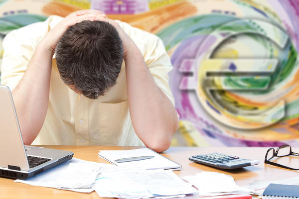 TONEMO SVE DUBLJE! Svaki Srbin prosečno je dužan po 986 evra!