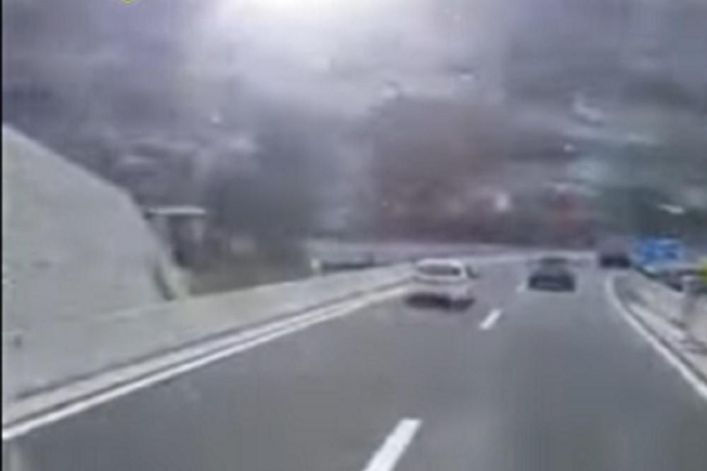Ludak za volanom: Reno 4 jurio u suprotnom smeru kroz tunel! (VIDEO)