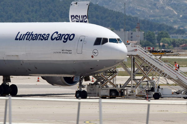 Avion Lufthanze izleteo sa piste na aerodromu u Parizu!