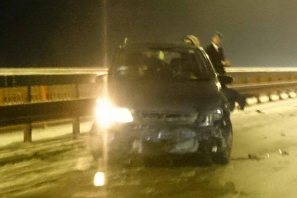 10 vozila zakucalo se na AUTO PUTU BG - NOVI SAD! Jezivi lančani sudar zbog klizavog puta!? (FOTO)