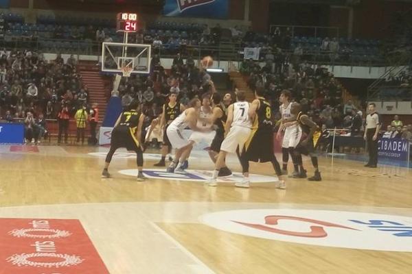 PARTIZAN IZREŠETAN TROJKAMA: Nestvarno šutersko veče AEK-a u Pioniru! (FOTO) (VIDEO)