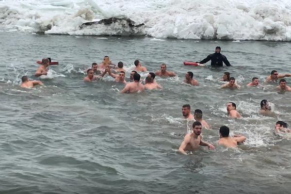 OVA TRKA ZA KRST JE JEDINSTVENA! Nema pobednika, a svi su POBEDILI! (VIDEO)