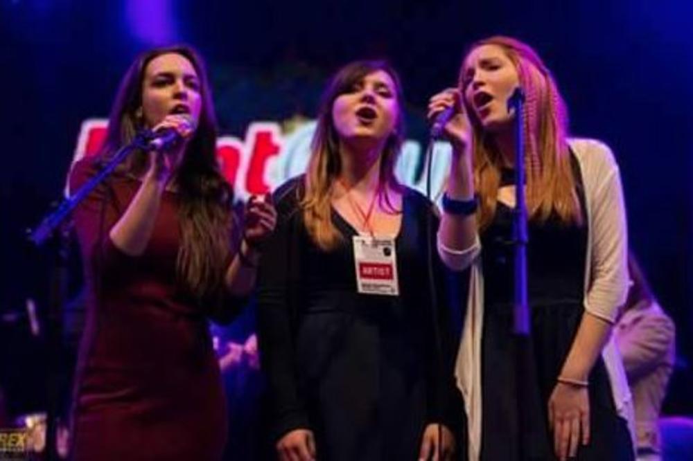 Ćerka Vasila Hadžimanova je ozbiljna lepotica i preti da postane naša NAJSLAVNIJA PEVAČICA! (FOTO)(VIDEO)