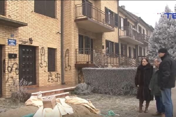 SRAMOTA, SRBIJO! Jevrejskoj porodici Klajn u Pančevu ISCRTALI KUKASTE KRSTOVE NA KUĆI! (VIDEO)