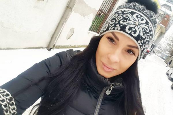 Skinula zimsku opremu pa obukla BIKINI! Mia Borisavljević će otopiti led svojim vrućim slikama! (FOTO)