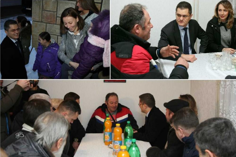 JEREMIĆ SA SUPRUGOM OBILAZI SELA: Kampanja je počela! (FOTO)