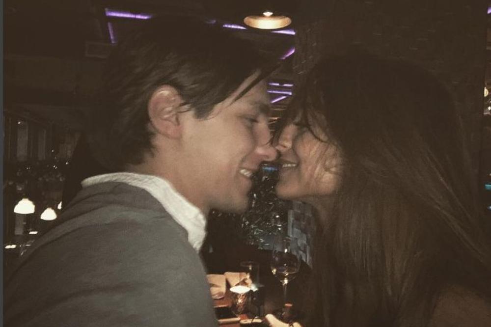 Prvo ga je krila, a sada kači njegove GOLIŠAVE FOTKE! Edita pokazala kakvo telo ima njen DEČKO KOŠARKAŠ! (FOTO)