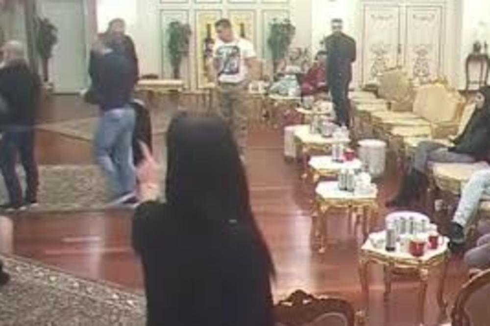 NOVA SKANDALČINA! Histerične učesnice Parova vrištale i obijale vrata! Hoće napolje!!! (VIDEO)