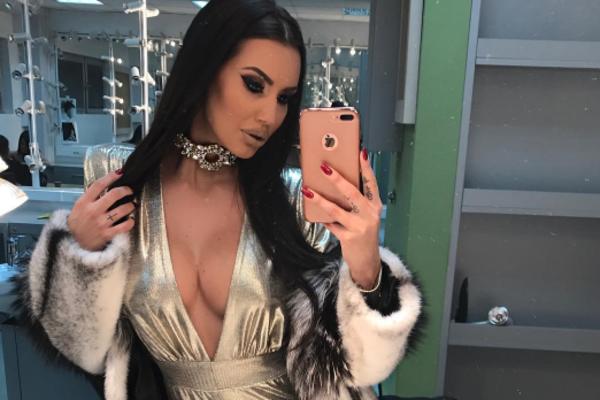 BOGATA TRPEZA! Ovako Katarina Grujić proslavlja slavu! (FOTO)