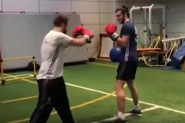 Bejl misli da ume da bije? Očigledno nije video Kolarova! (VIDEO)