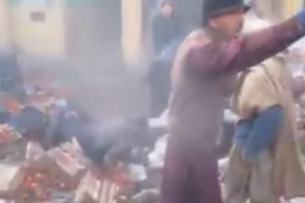 TERORISTIČKI NAPAD, UBIJENO 18 LJUDI: Eksplozija bombe na granici Pakistana i Avganistana