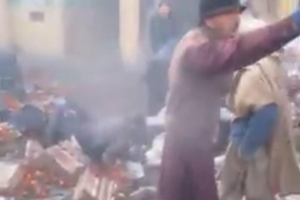 TERORISTIČKI NAPAD, UBIJENO 18 LJUDI: Eksplozija bombe na granici Pakistana i Avganistana