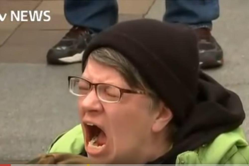 NJOJ JE NAJTEŽE PAO TRAMPOV DOLAZAK NA VLAST: Ceo svet se smeje ovoj ženi (VIDEO)