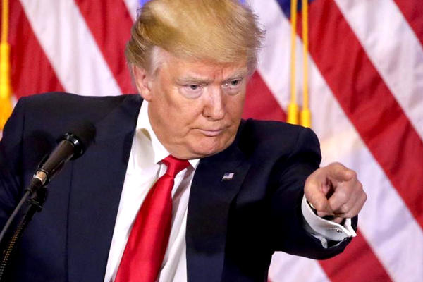 TRAMP KRENUO SILOVITO: Počelo rušenje Obamacare-a, vratio Čerčila u Belu kuću, izbacio gejeve sa sajta!