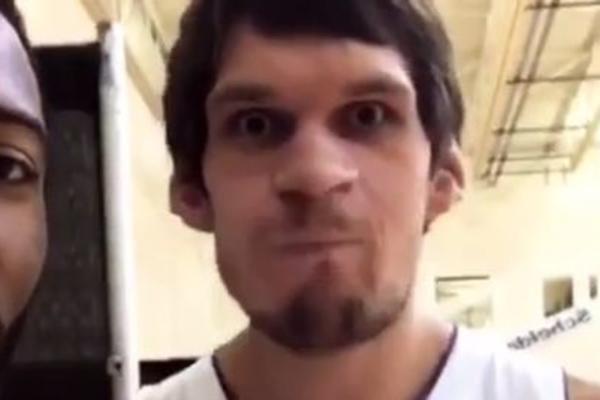 Ples Bobana Marjanovića je nešto najsmešnije što ste videli u skorije vreme! (VIDEO)