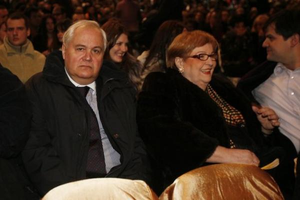 PREMINULA BIVŠA PRVA DAMA SRBIJE: Umrla Olga Milutinović, supruga Milana Milutinovića!
