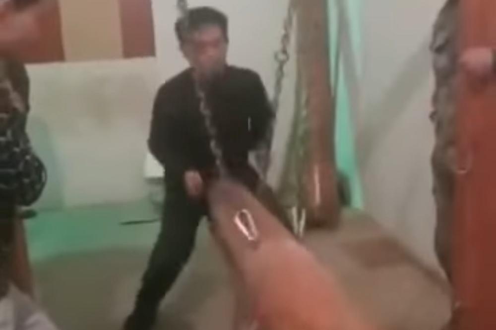 Ovom kung fu majstoru ni UDARAC BALVANOM PO MOŠNICAMA ne može ništa! (VIDEO)