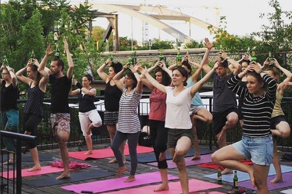 Uz pivo, joga nikad nije izgledala lakše! (FOTO)