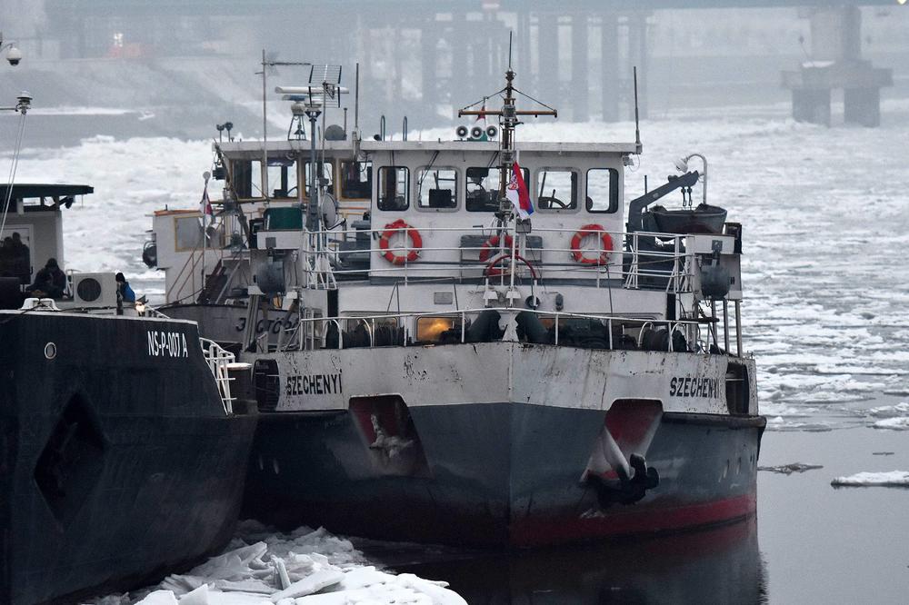 Ledolomci se i dalje bore sa santama, saobraćaj na rekama obustavljen!