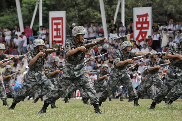 KINA PRETI AMERICI: Branićemo svoja prava!
