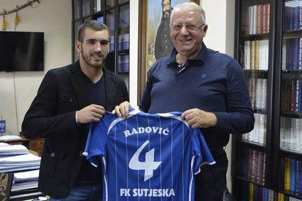 Srpski fudbaler zbog Šešelja po drugi put u karijeri ostao bez kluba! (FOTO)