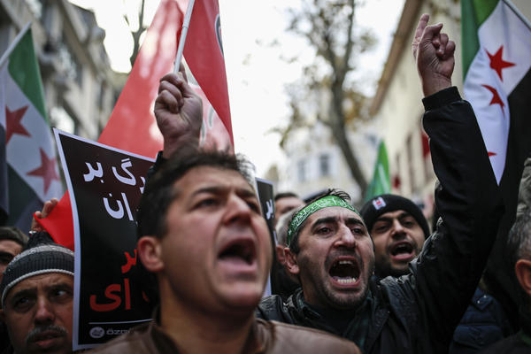 HAOS U IRANU OKO NESTAŠICE VODE I DALJE TRAJE: Policija pucala u vazduh prema demonstrntima!