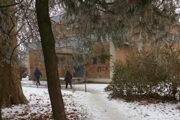 FILMSKA PLJAČKA U PADINSKOJ SKELI: Naoružani puškama iz pošte oteli 15 miliona!