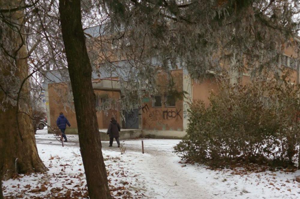 FILMSKA PLJAČKA U PADINSKOJ SKELI: Naoružani puškama iz pošte oteli 15 miliona!