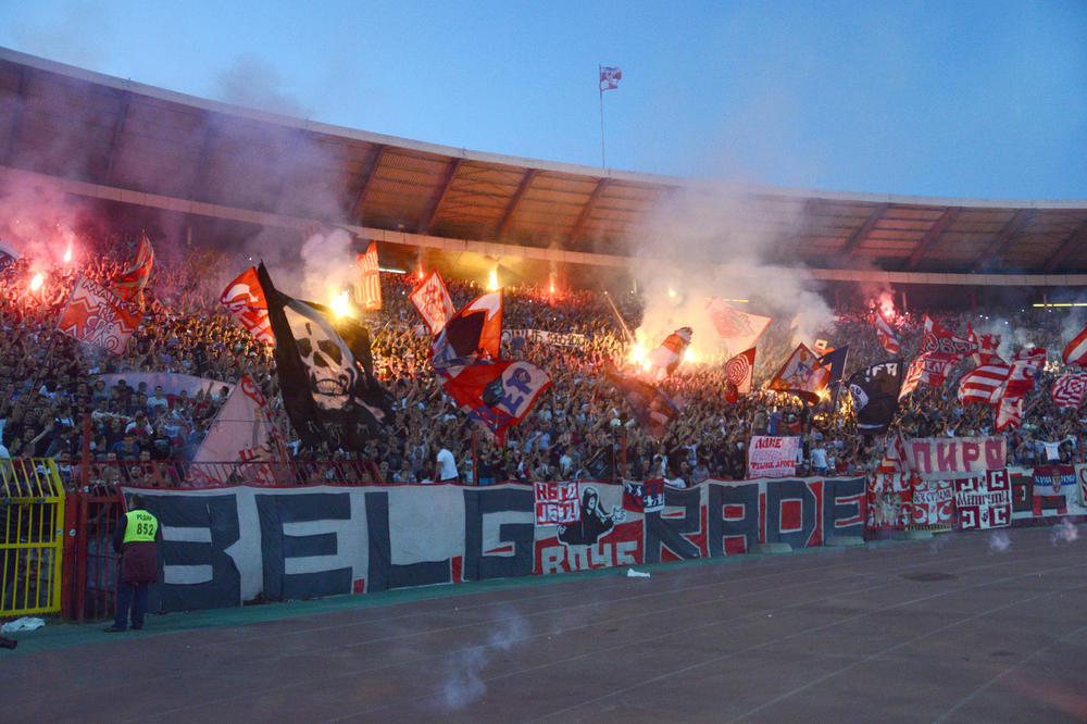 SAČEKUŠA ZA DELIJE U PODGORICI: Navijači Zvezde brutalno isprebijani na putu za Beograd!