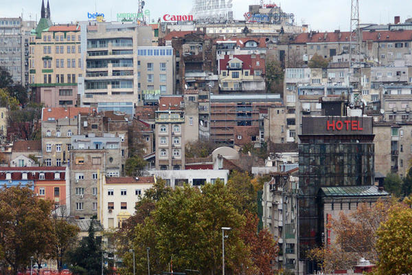 PLATA 300, A RATA ZA STAN 200 EVRA! Ko preživi ovaj kredit živeće 100 godina!