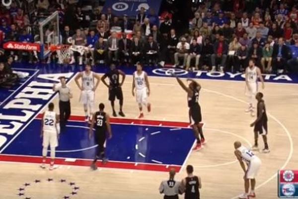 Zamislite kako je Deandre Džordan izveo slobodna bacanja, kada mu se i Noa smeje! (VIDEO)