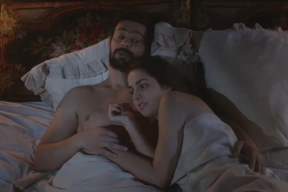 NIJE BAŠ KAO GEJ POLJUBAC Brankica za Espreso o scenama seksa sa Milanom: Evo šta se desilo ispod jorgana! On je morao da... (VIDEO)