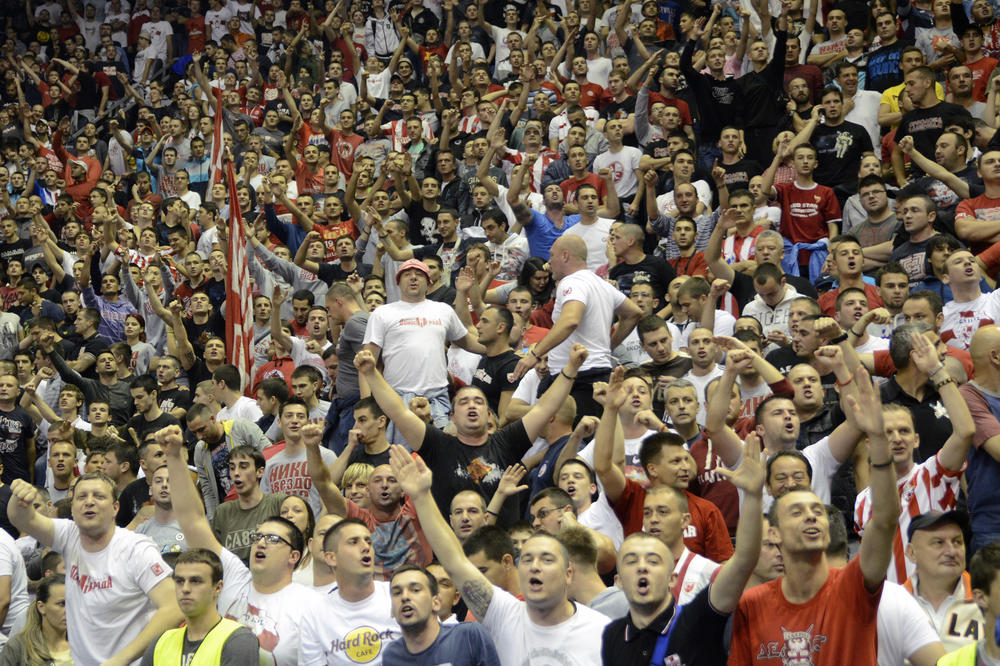 Ovako su Delije odale počast čoveku koji nije dozvolio da Srbe proglase genocidnim narodom! (VIDEO)