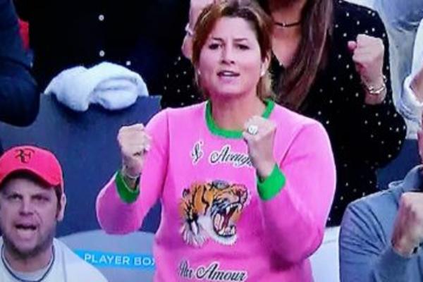 Kada bi Karleuša videla šta nosi Mirka Federer, pala bi u komu momentalno! (FOTO)