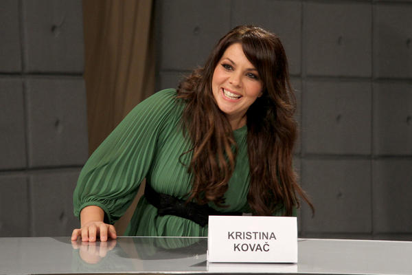 Kristina misli da sve žene u 42. godini izgledaju OVAKO! Pokazala lice bez šminke i uplašila SRBIJU!