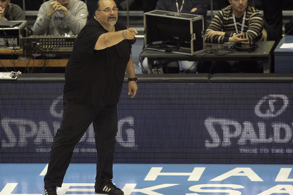 Očekujem da mi Delije vređaju majku! Tek ću sada da ih jašem! Podsetimo se najjačih izjava Aleksandra Džikića dok je bio trener Partizana! (FOTO)