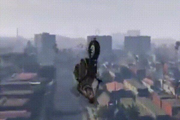 WIN DANA: Otvaranje padobrana sa stilom... Pardon, motorom!