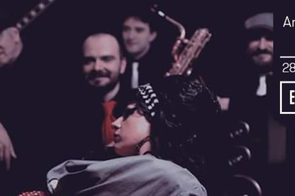 Totalni zvučno - vizuelni spektakl: Ejmi Vajnhaus veče u Elektropioniru (VIDEO)