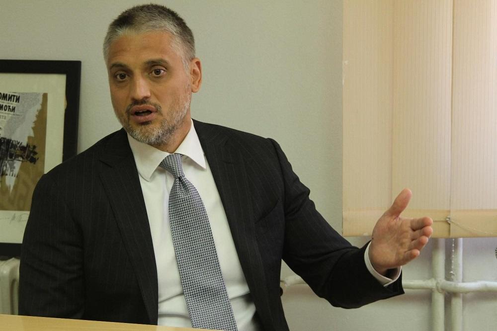 Vrela Čedina fotka sa suprugom! Čik pogodite šta rade? (FOTO)