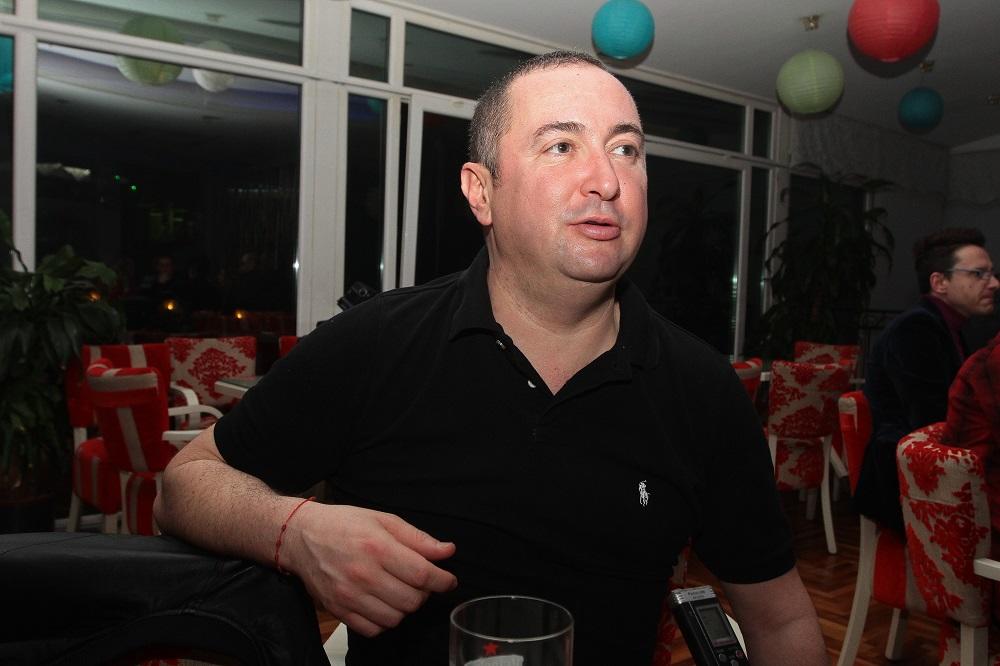 Viđali smo ga u raznom društvu, ali ovo uopšte nismo očekivali! Ispašće vam vilica kad vidite sa kime je uhvaćen Đani! (FOTO)