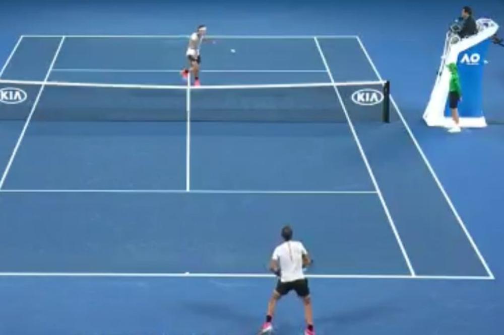 LEPOTA BELOG SPORTA: Zbog ovakvih poteza želimo da Rafa i Rodžer igraju još barem 10 godina! (VIDEO)