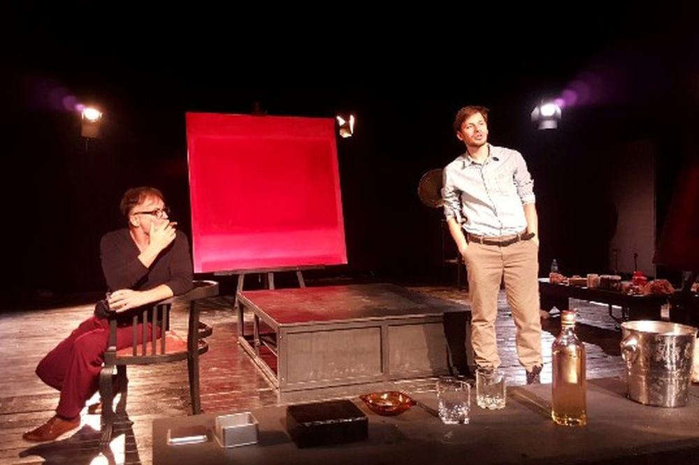 Šta se desi u ateljeu - OSTAJE U ATELJEU: Predstava Crvena na sceni DKSG